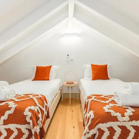 Locally Yours Flores * Porto