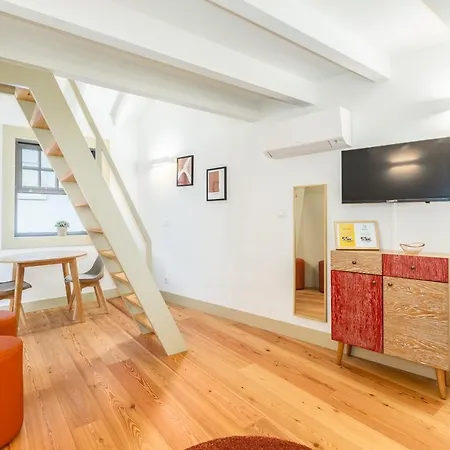 Locally Yours Flores Apartment Porto