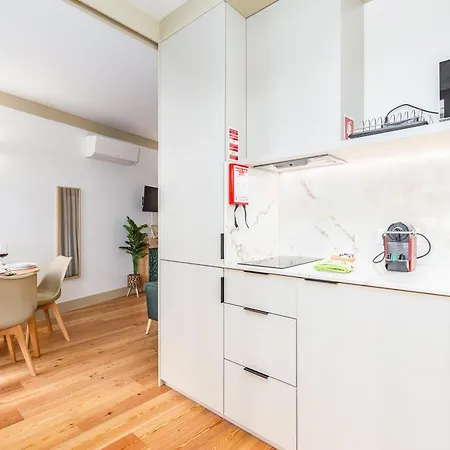 Locally Yours Flores Appartement