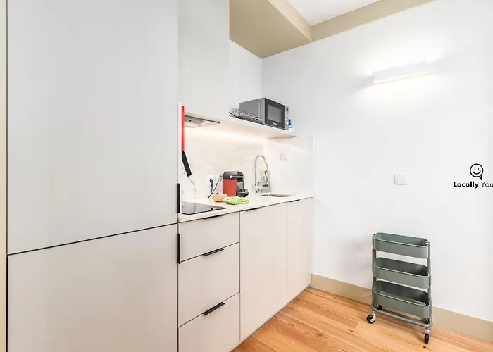 Locally Yours Flores * Porto