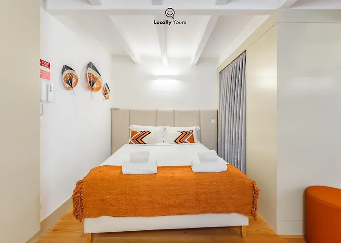 Locally Yours Flores Apartment Porto