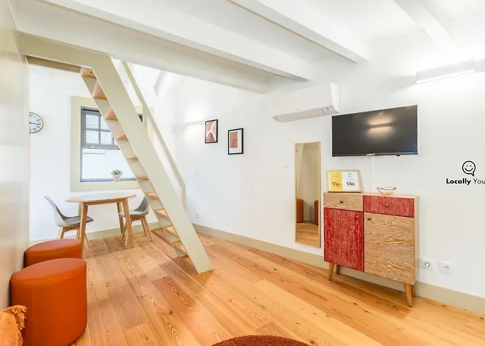 Locally Yours Flores Apartment Porto