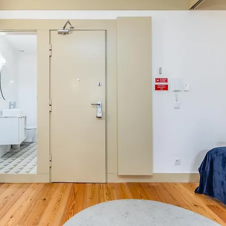 Locally Yours Flores Oporto